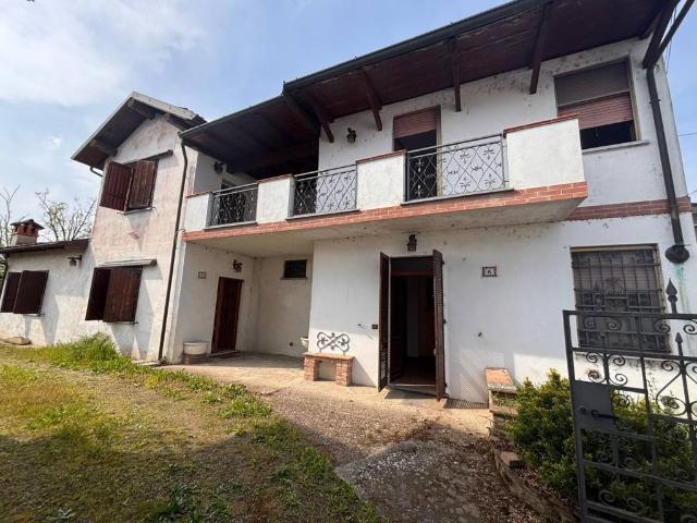 Villa Indipendente in vendita a Alagna Lomellina, Lombardia