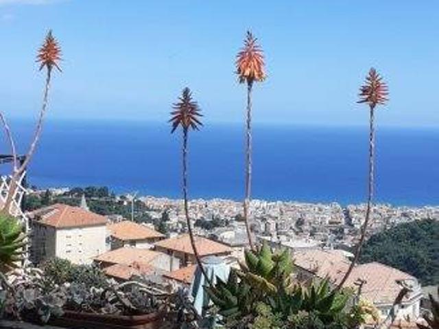 Villa Indipendente in vendita a Moglio, Alassio