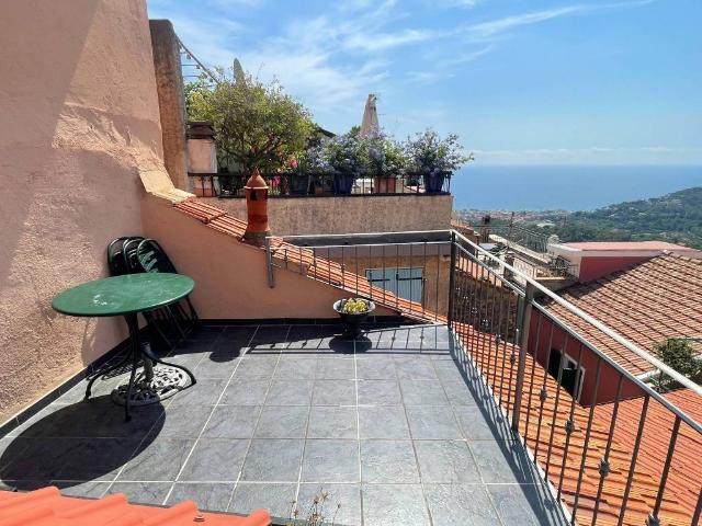 Villa Indipendente in vendita a Moglio, Alassio