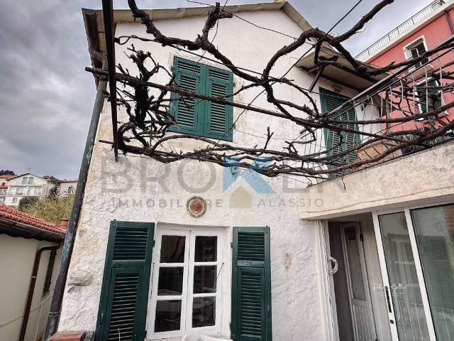 Villa Indipendente in vendita a Moglio, Alassio