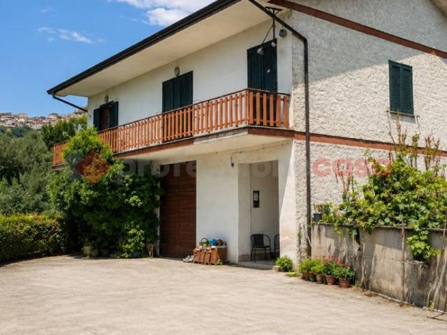 Villa Indipendente in vendita a Alatri, Lazio
