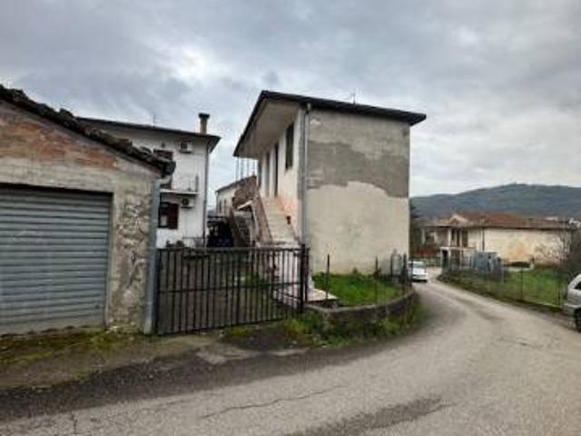 Villa Indipendente in vendita a Alatri, Lazio