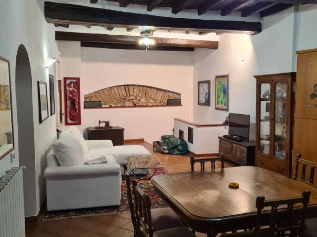 Villa Indipendente in vendita a Centro storico, Alatri