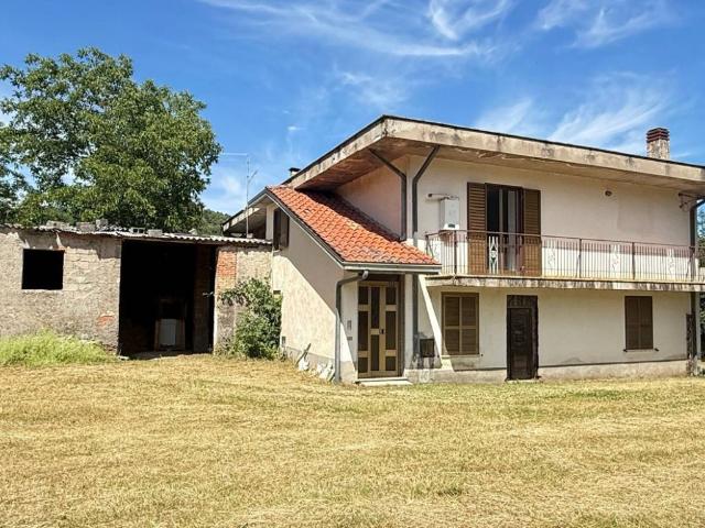 Villa Indipendente in vendita a Alatri, Lazio
