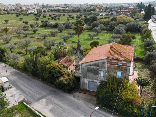 Villa Indipendente in vendita a Unione dei Comuni della Val Vibrata, Alba Adriatica