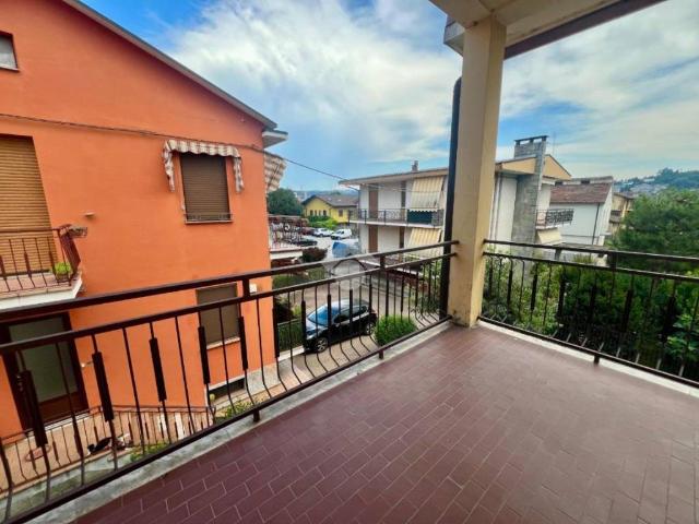Villa Indipendente in vendita a Alba, Cuneo
