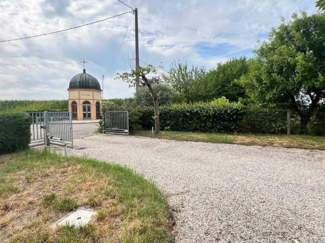 Villa Indipendente in vendita a Albaredo D'adige, Veneto