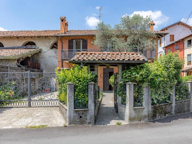 Villa Indipendente in vendita a Carcano, Albavilla