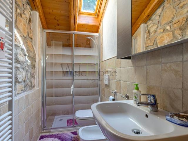 Villa Indipendente in vendita a Albavilla, Lombardia