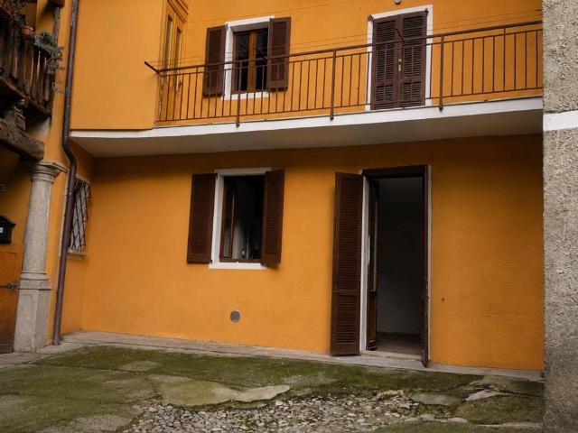 Villa Indipendente in vendita a Carcano, Albavilla
