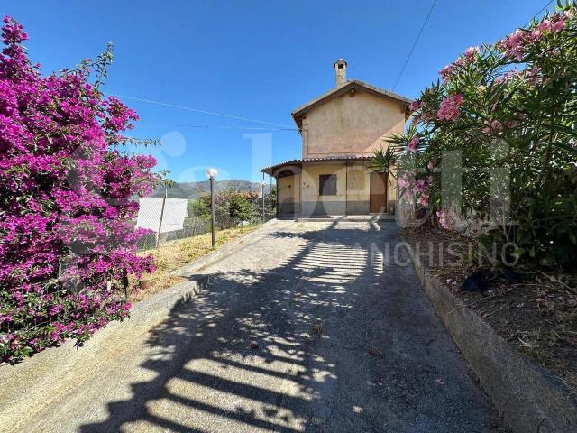 Villa Indipendente in vendita a Albenga, Liguria