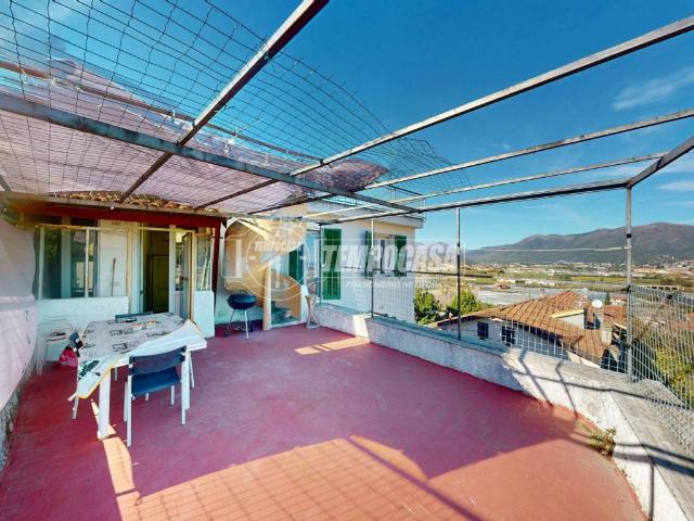 Villa Indipendente in vendita a Bastia, Albenga