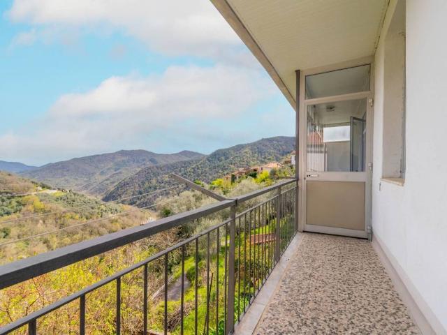 Villa Indipendente in vendita a Bastia, Albenga
