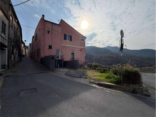 Villa Indipendente in vendita a Bastia, Albenga