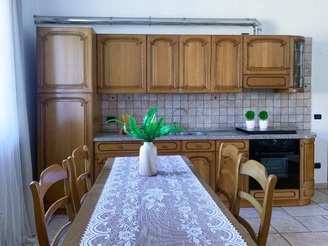 Villa Indipendente in vendita a Albese con Cassano, Albese