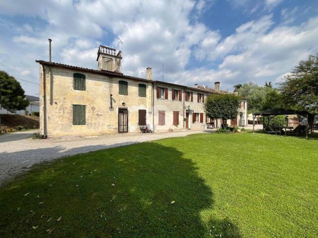 Villa Indipendente in vendita a Sant'Agostino, Albignasego