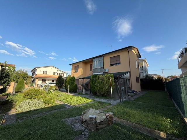 Villa Indipendente in vendita a Albignasego, Veneto