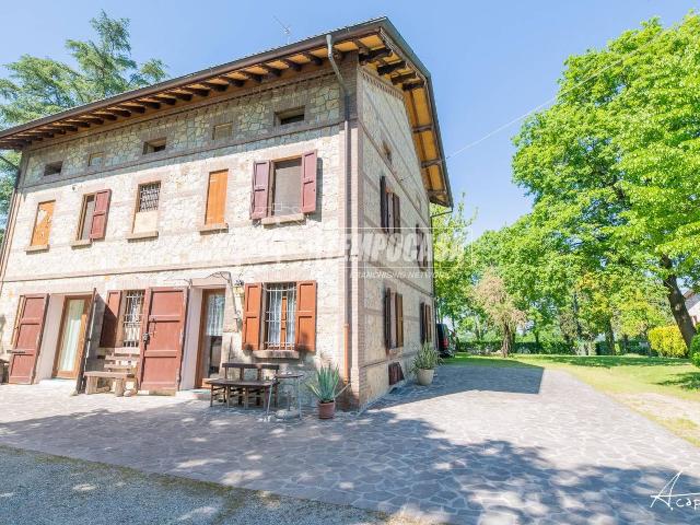 Villa Indipendente in vendita a Colline Matildiche, Re