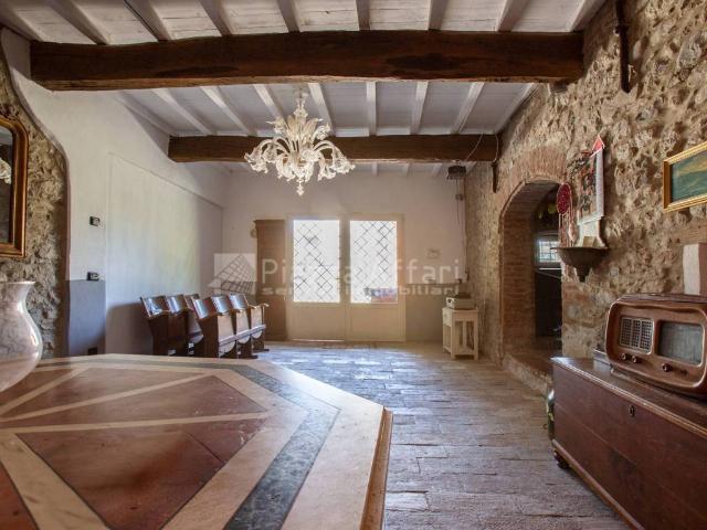 Villa Indipendente in vendita a Colline Matildiche, Re