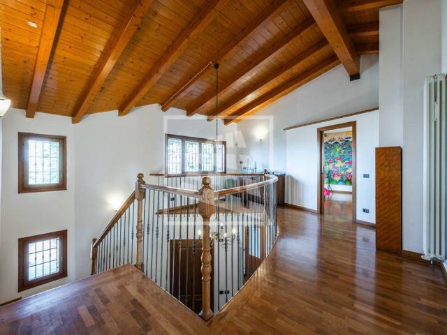 Villa Indipendente in vendita a Colline Matildiche, Re