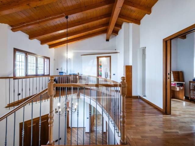 Villa Indipendente in vendita a Colline Matildiche, Re