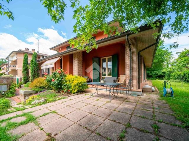 Villa Indipendente in vendita a Colline Matildiche, Re