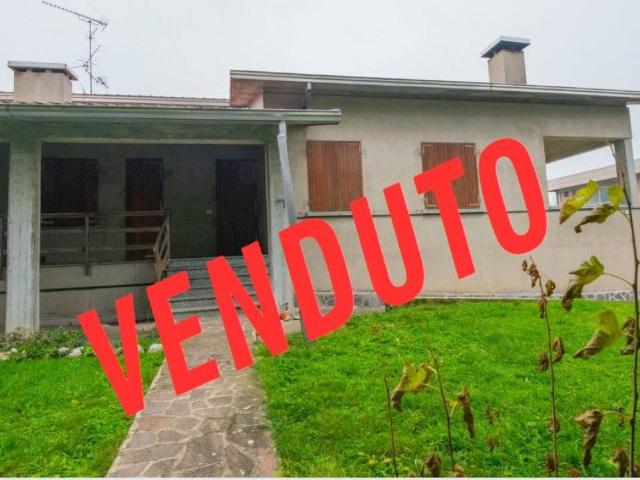 Villa Indipendente in vendita a Colline Matildiche, Re