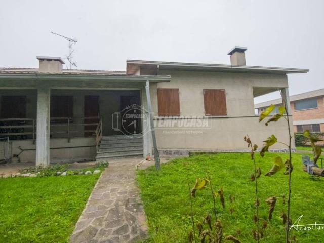 Villa Indipendente in vendita a Colline Matildiche, Re
