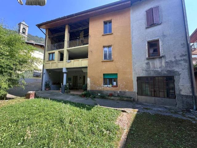 Villa Indipendente in vendita a Albino, Lombardia
