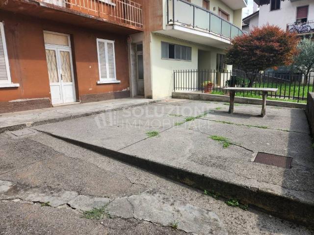 Villa Indipendente in vendita a Albino, Lombardia