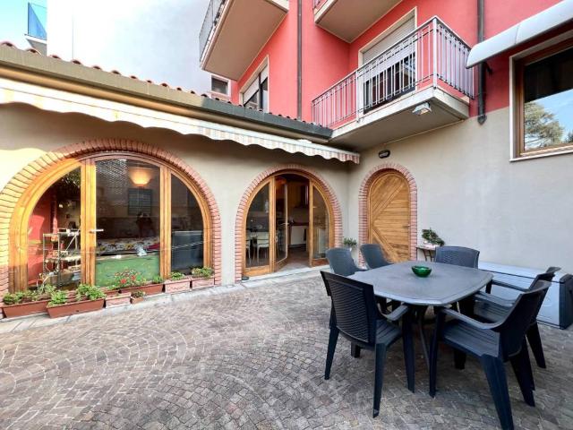 Villa Indipendente in vendita a Albino, Lombardia