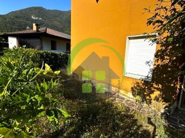 Villa Indipendente in vendita a Albino, Lombardia