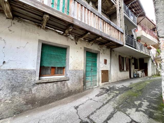 Villa Indipendente in vendita a Albino, Lombardia