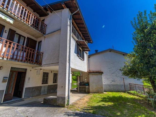 Villa Indipendente in vendita a Albino, Lombardia