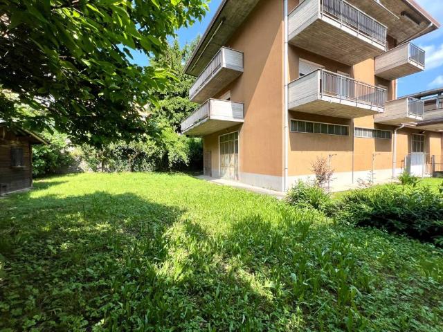 Villa Indipendente in vendita a Albino, Lombardia