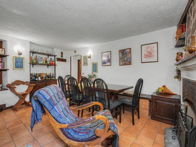 Villa Indipendente in vendita a Albiolo, Como