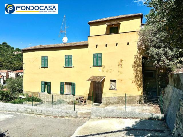 Villa Indipendente in vendita a Luceto, Albisola Superiore