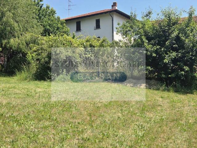 Villa Indipendente in vendita a Albizzate, Lombardia