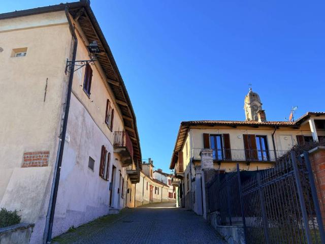 Villa Indipendente in vendita a Piemonte, Asti