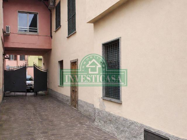 Villa Indipendente in vendita a Albuzzano, Lombardia