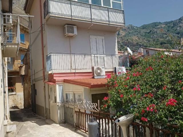 Villa Indipendente in vendita a Alcara Li Fusi, Sicilia