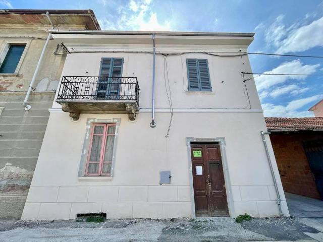 Villa Indipendente in vendita a Piemonte, Alessandria