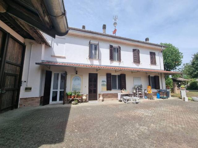 Villa Indipendente in vendita a Piemonte, Alessandria
