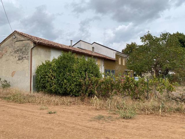 Villa Indipendente in vendita a Piemonte, Alessandria