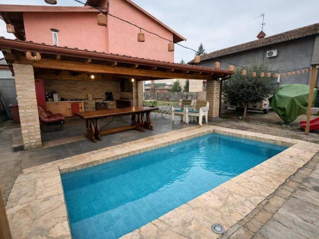 Villa Indipendente in vendita a Piemonte, Alessandria