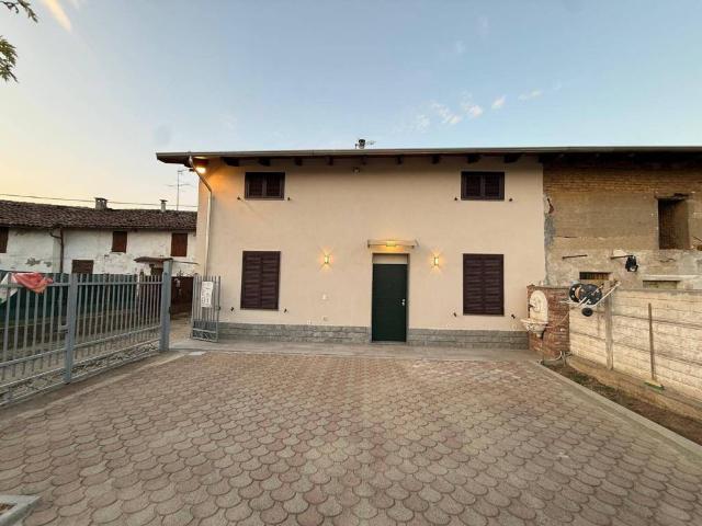 Villa Indipendente in vendita a Mandrogne, Alessandria