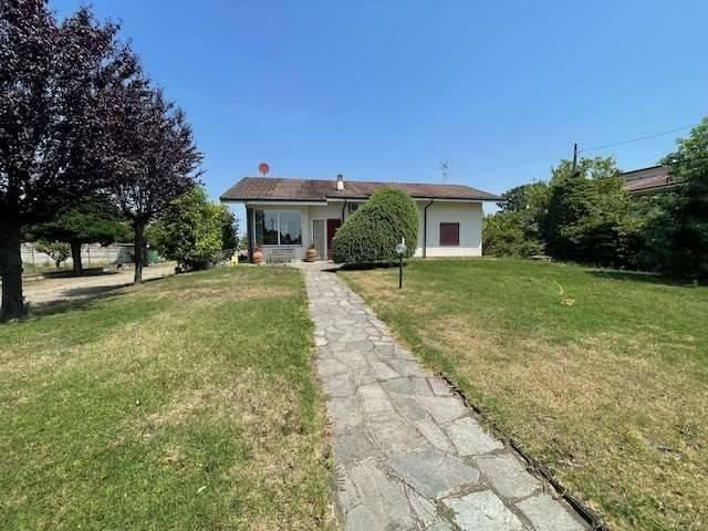 Villa Indipendente in vendita a Piemonte, Alessandria
