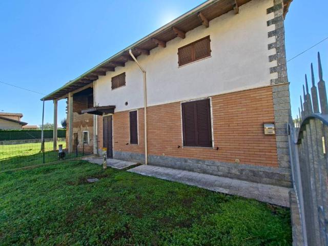 Villa Indipendente in vendita a Piemonte, Alessandria