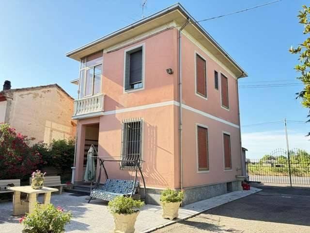 Villa Indipendente in vendita a Piemonte, Alessandria