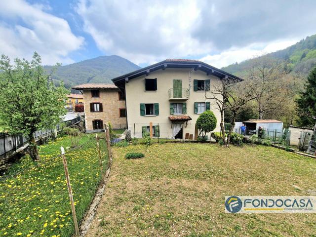 Villa Indipendente in vendita a Comunità Montana della Valle Brembana, Algua